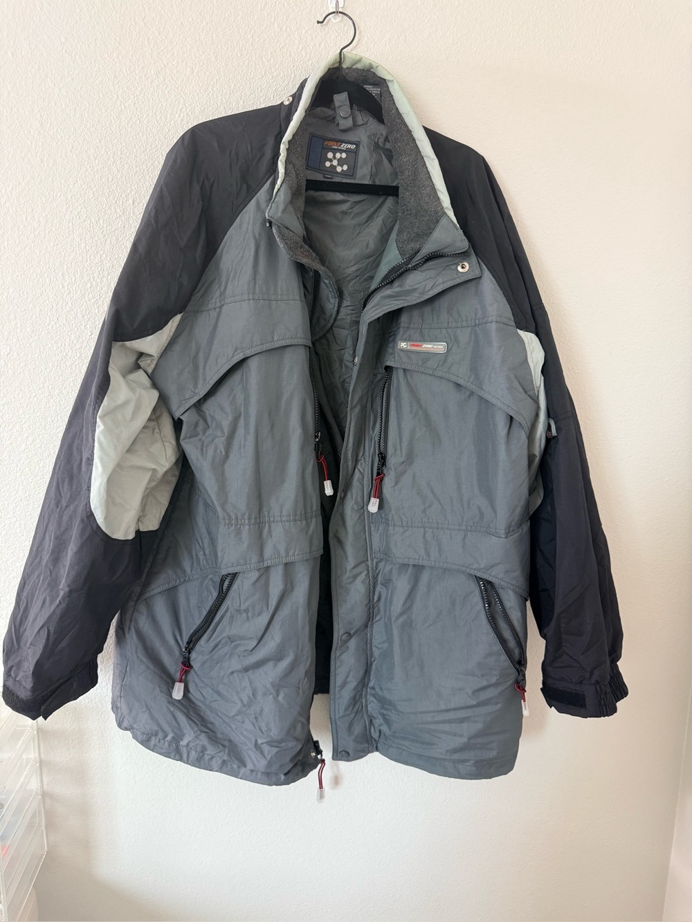 Point Zero Fire Wired Men’s XLT Insulated Winter Jacket Gray Black Full Zip Hood